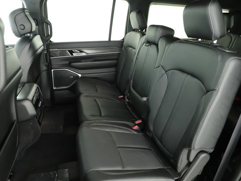 New 2024 Jeep Wagoneer L Series III w/ HD Trailer Tow Package image 13