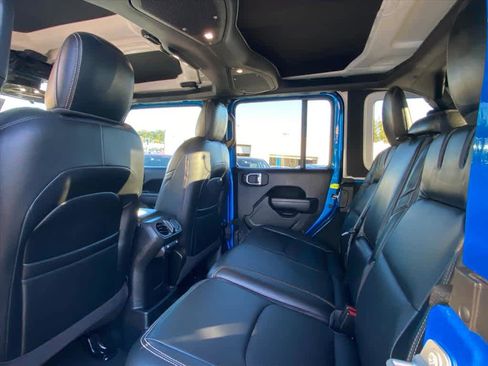 Used 2024 Jeep Wrangler Unlimited image 21