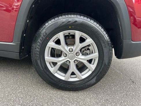 Used 2022 Jeep Grand Cherokee Limited image 45