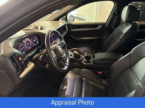 Certified 2024 Porsche Cayenne Coupe AWD/4WD image 10