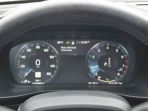 Used 2019 Volvo XC40 T5 Momentum AWD/4WD image 21