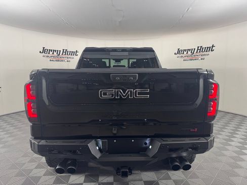 Used 2022 GMC Sierra 1500 AT4 w/ AT4 Premium Package AWD/4WD image 8