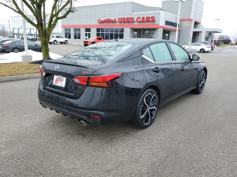 Used 2025 Nissan Altima 2.5 SR w/ SR Premium Package image 4