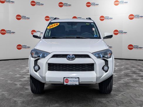 Used 2019 Toyota 4Runner SR5 AWD/4WD image 2