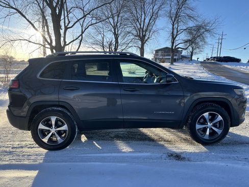 Used 2019 Jeep Cherokee Limited w/ Luxury Group image 7