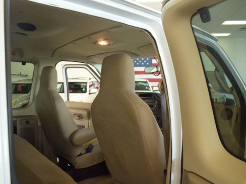 Used 2014 Ford E-350 and Econoline 350 XLT RWD image 71