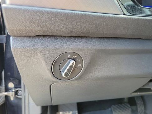 Used 2022 Volkswagen Jetta SE FWD image 12