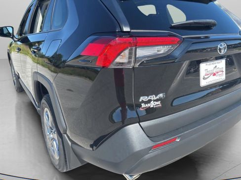 Used 2024 Toyota RAV4 XLE w/ Convenience Package FWD image 38
