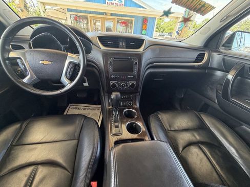 Used 2017 Chevrolet Traverse LT FWD image 15