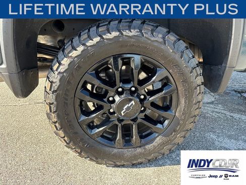 Used 2025 Chevrolet Silverado 2500 LT w/ Trail Boss Package AWD/4WD image 12