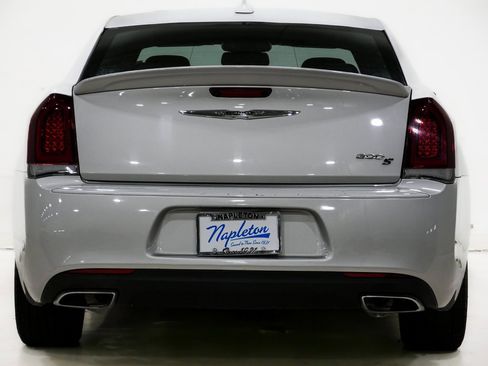 Used 2020 Chrysler 300 S image 8