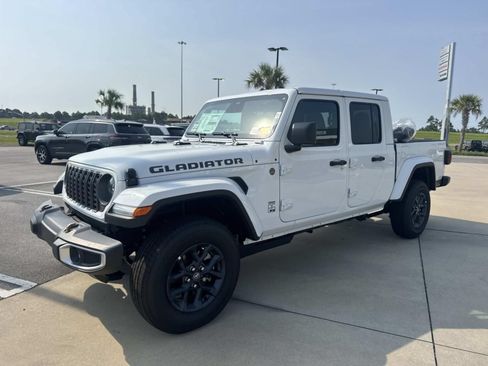 New 2026 Jeep Gladiator Sport AWD/4WD image 3