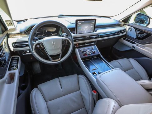 Used 2022 Lincoln Aviator Reserve w/ Equipment Group 201A image 32