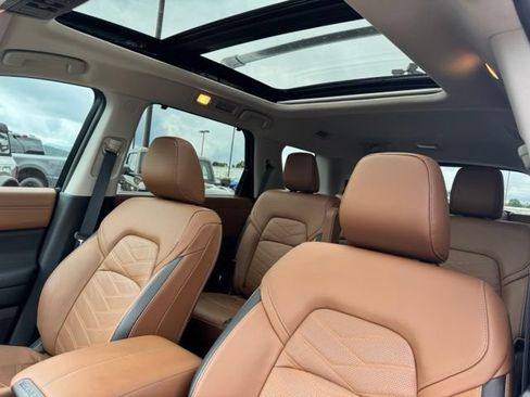 Used 2025 Nissan Pathfinder Platinum FWD image 26