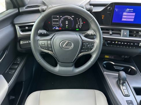 Certified 2025 Lexus UX 300h FWD image 18