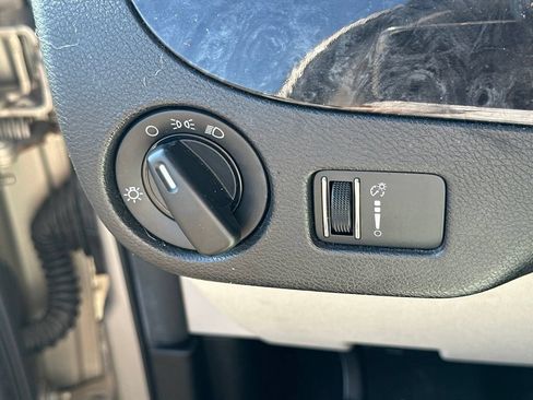 Used 2015 Dodge Grand Caravan SXT w/ Rear Park Assist Package FWD image 19