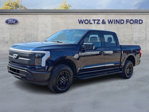 Used 2025 Ford F150 Lightning XLT AWD/4WD image 3