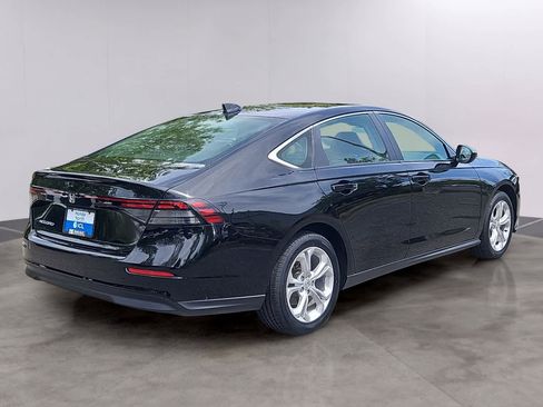 Certified 2025 Honda Accord LX image 4