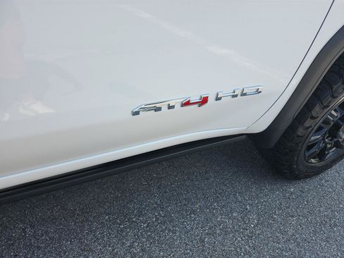 Used 2024 GMC Sierra 2500 AT4 w/ AT4 Premium Plus Package AWD/4WD image 7