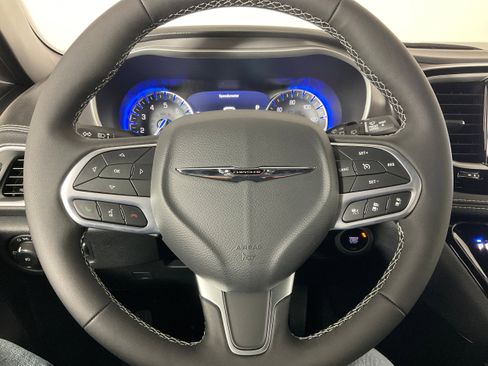 New 2026 Chrysler Pacifica Select image 15