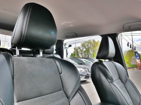 Used 2024 Mitsubishi Outlander SE Black Edition AWD/4WD image 14
