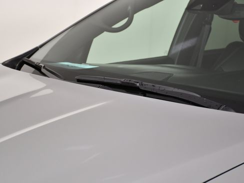 Used 2025 Chrysler Pacifica Select image 12