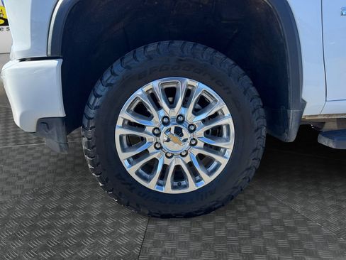 Used 2023 Chevrolet Silverado 2500 High Country AWD/4WD image 14