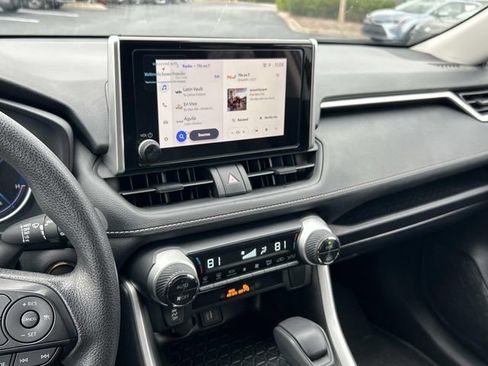 Used 2025 Toyota RAV4 XLE image 23