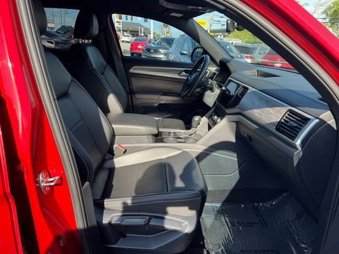 Used 2022 Volkswagen Atlas Cross Sport SE w/ Black Wheel Package image 29