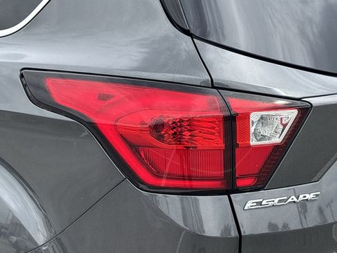 Used 2019 Ford Escape SE image 7