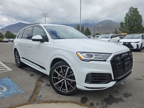 Used 2022 Audi Q7 3.0T Premium Plus w/ Premium Plus Package AWD/4WD image 3