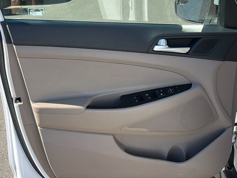Used 2019 Hyundai Tucson SE w/ Cargo Package image 11