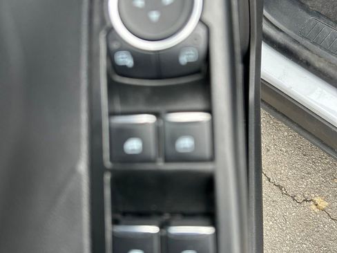 Used 2025 Ford Escape Platinum AWD/4WD image 17