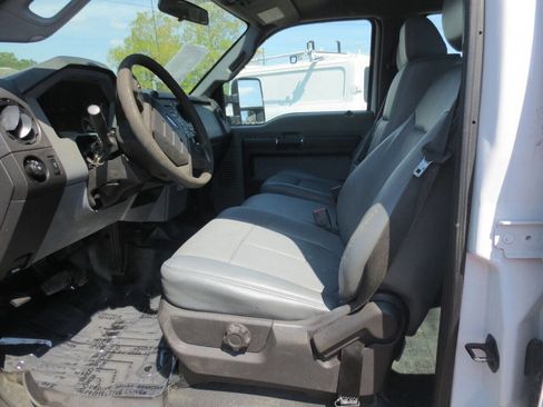 Used 2016 Ford F250 XL w/ Power Equipment Group image 6