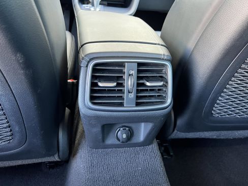 Used 2020 Genesis G70 2.0T image 30