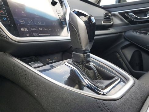 Used 2022 Subaru Outback Limited w/ Popular Package #2 image 16