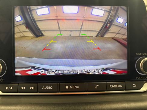 Used 2024 Nissan Rogue SV FWD image 15