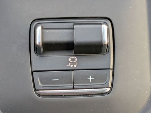Used 2024 GMC Sierra 3500 Denali Ultimate AWD/4WD image 30