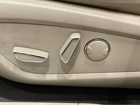 Used 2017 Lincoln MKC Premiere image 15