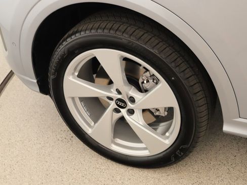 New 2025 Audi Q5 Premium Plus image 29