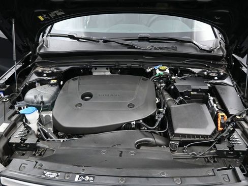 Used 2024 Volvo XC40 B5 Ultimate w/ Protection Package Premier image 37