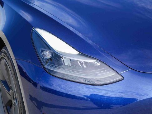 Used 2023 Tesla Model 3 Standard Range RWD image 4