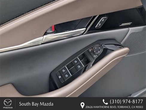 Certified 2025 MAZDA CX-30 AWD 2.5 S w/ Premium Package image 22