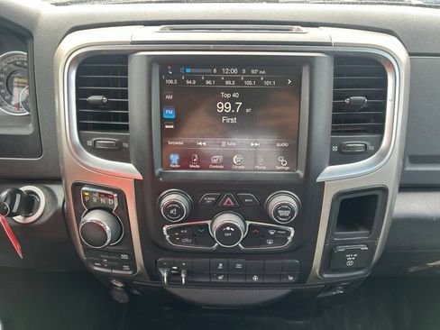 Used 2015 RAM 1500 Classic SLT w/ SLT Plus D←cor Group AWD/4WD image 21