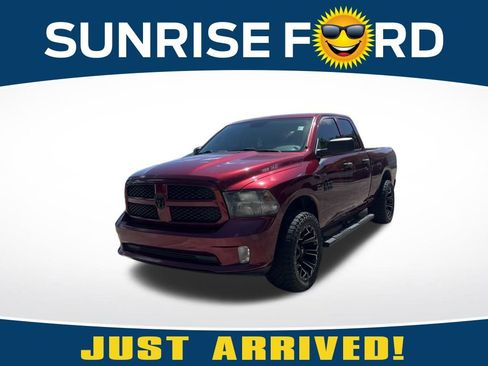 Used 2018 RAM 1500 Express RWD image 1