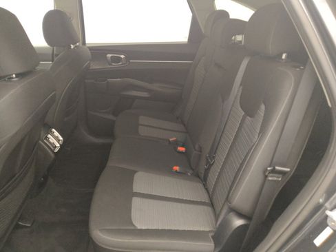 Used 2021 Kia Sorento LX AWD/4WD image 18