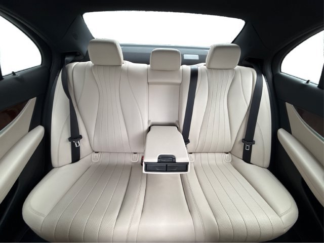 Used 2018 Mercedes-Benz E 300 4MATIC image 15