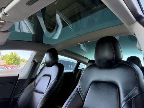 Used 2019 Tesla Model 3 Mid Range RWD image 12
