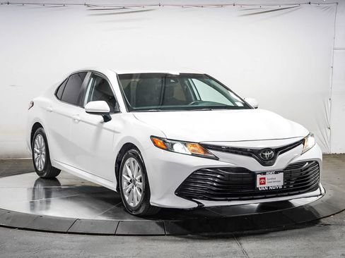Certified 2019 Toyota Camry LE FWD image 5