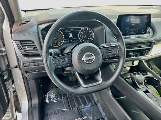 Used 2023 Nissan Rogue SV FWD image 8